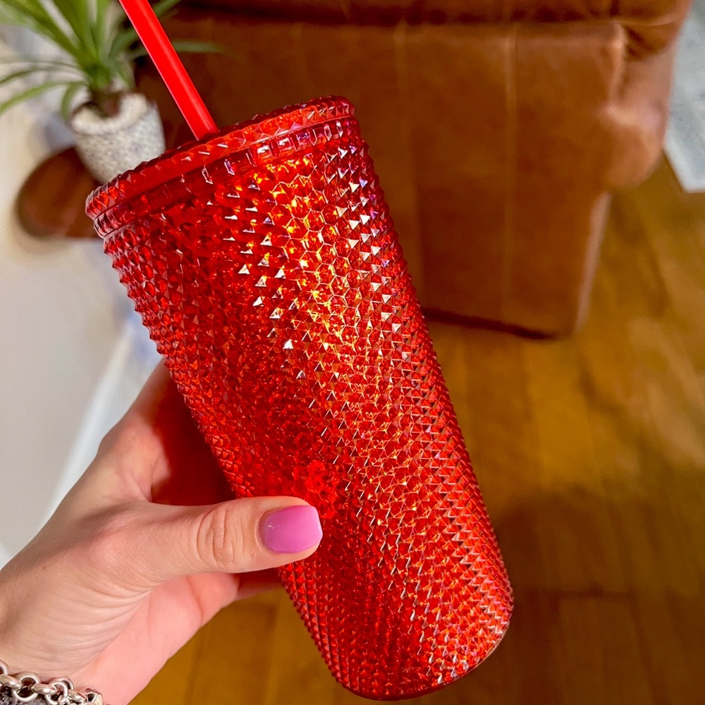 New Bright Red Tumblr with Straw. Diamond cut reflective geometric pattern